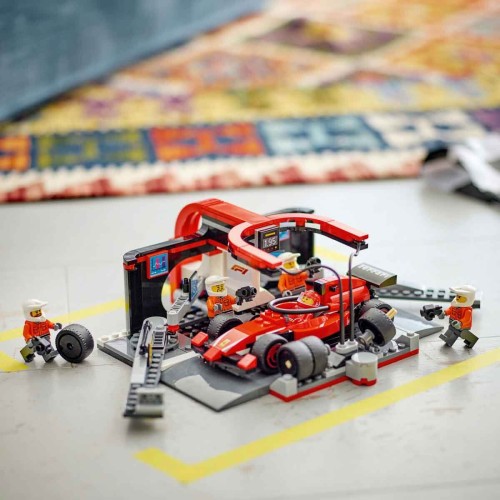Lego 60443 City Ferrari Arabalı F1 Pit Stop ve Pit Ekibi