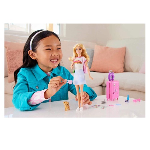 Barbie Seyahatte Bebeği ve Aksesuarları HJY18