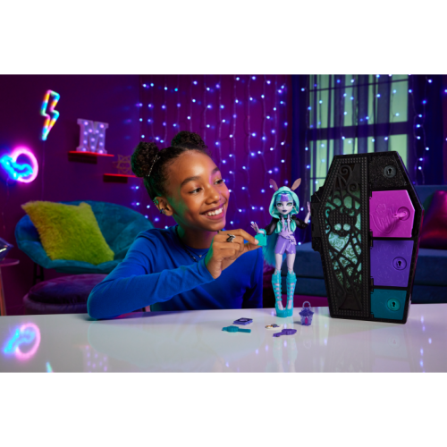 Monster High Neon Frights Bebekler HNF82 - Twyla