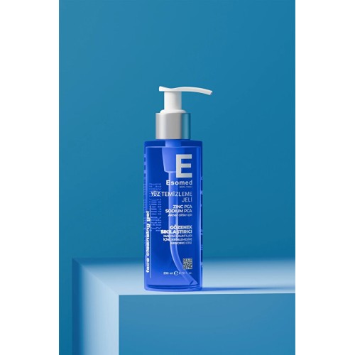 Esomed Yağlı ve Akneye Eğilimli Ciltler için Yüz Temizleme Jeli 200 ml